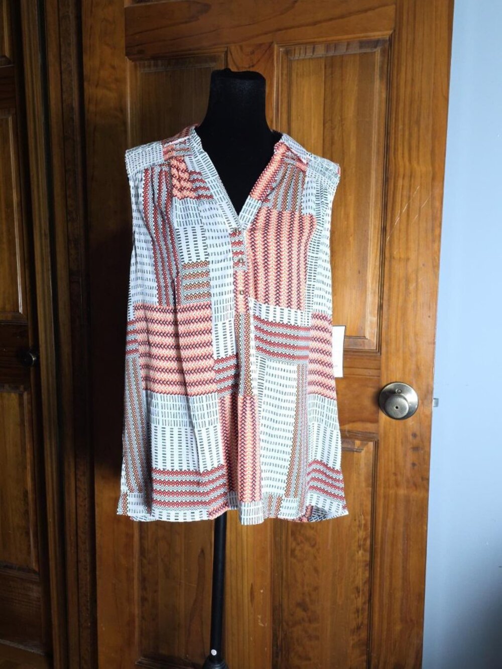 Dana Buchman Sleeveless Top, Size Large, 100% Polyester